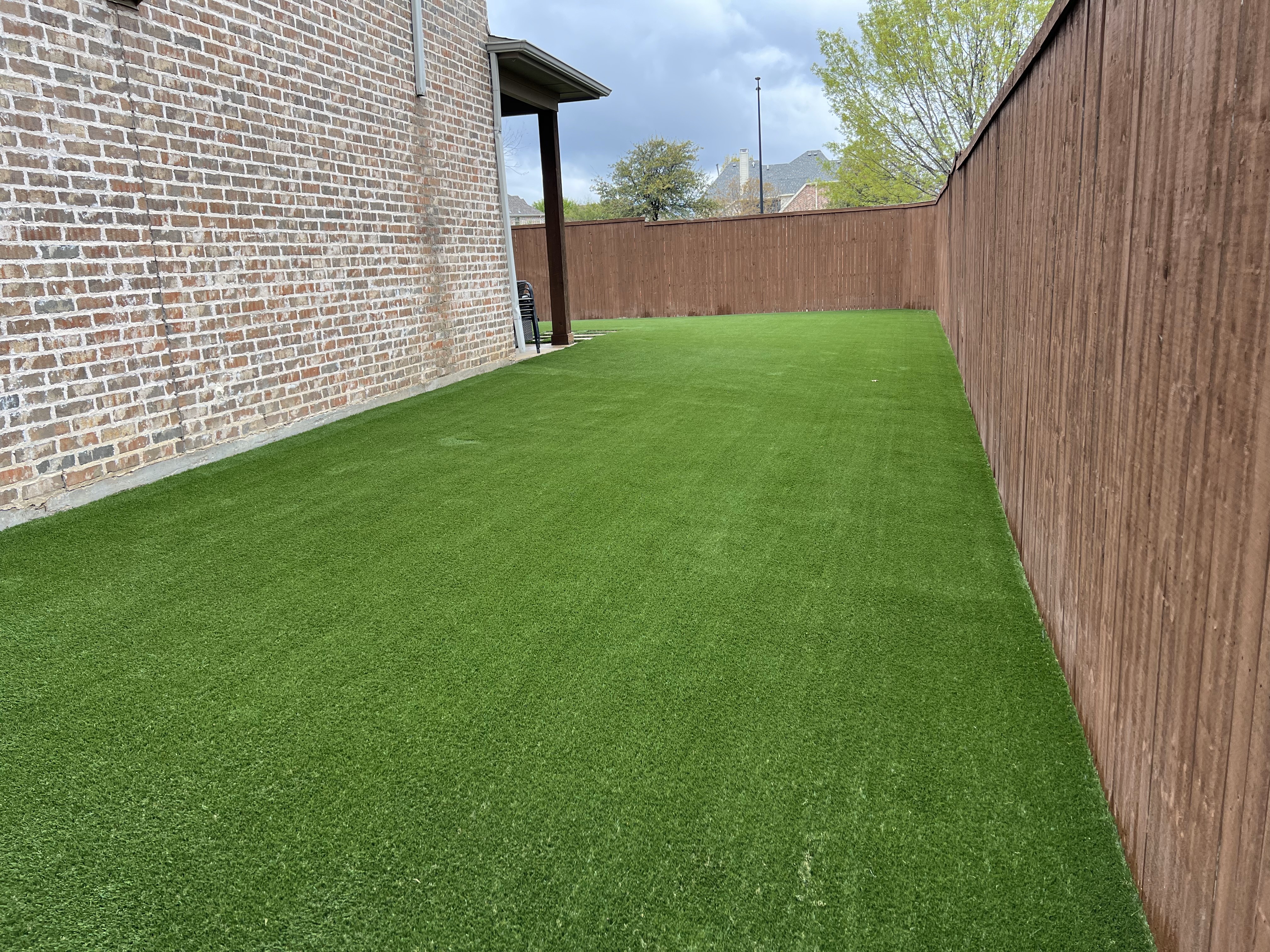 Artificial Turf vs Real Grass: Which Is Right for Your Texas Lawn?